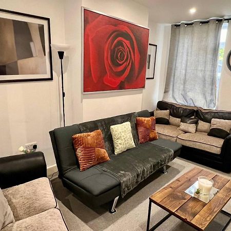 4 Bedroom Terrace House Wellingborough Buitenkant foto