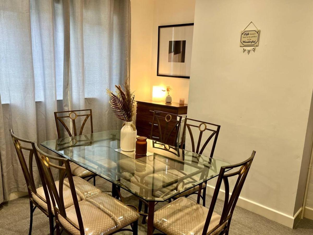 4 Bedroom Terrace House Wellingborough Buitenkant foto