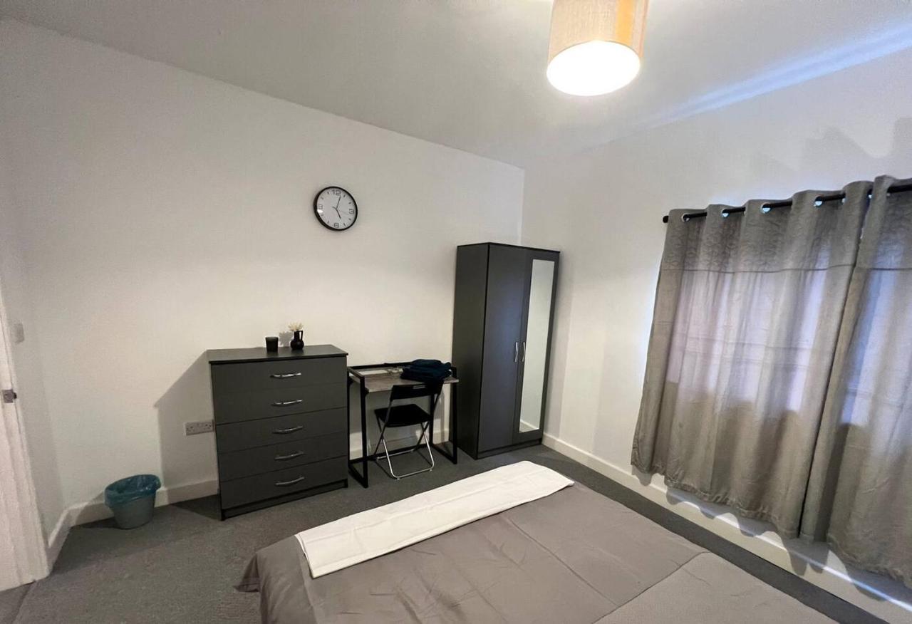4 Bedroom Terrace House Wellingborough Buitenkant foto