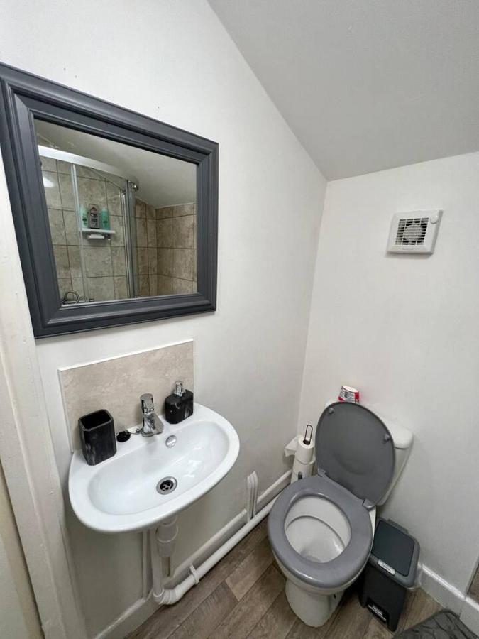 4 Bedroom Terrace House Wellingborough Buitenkant foto