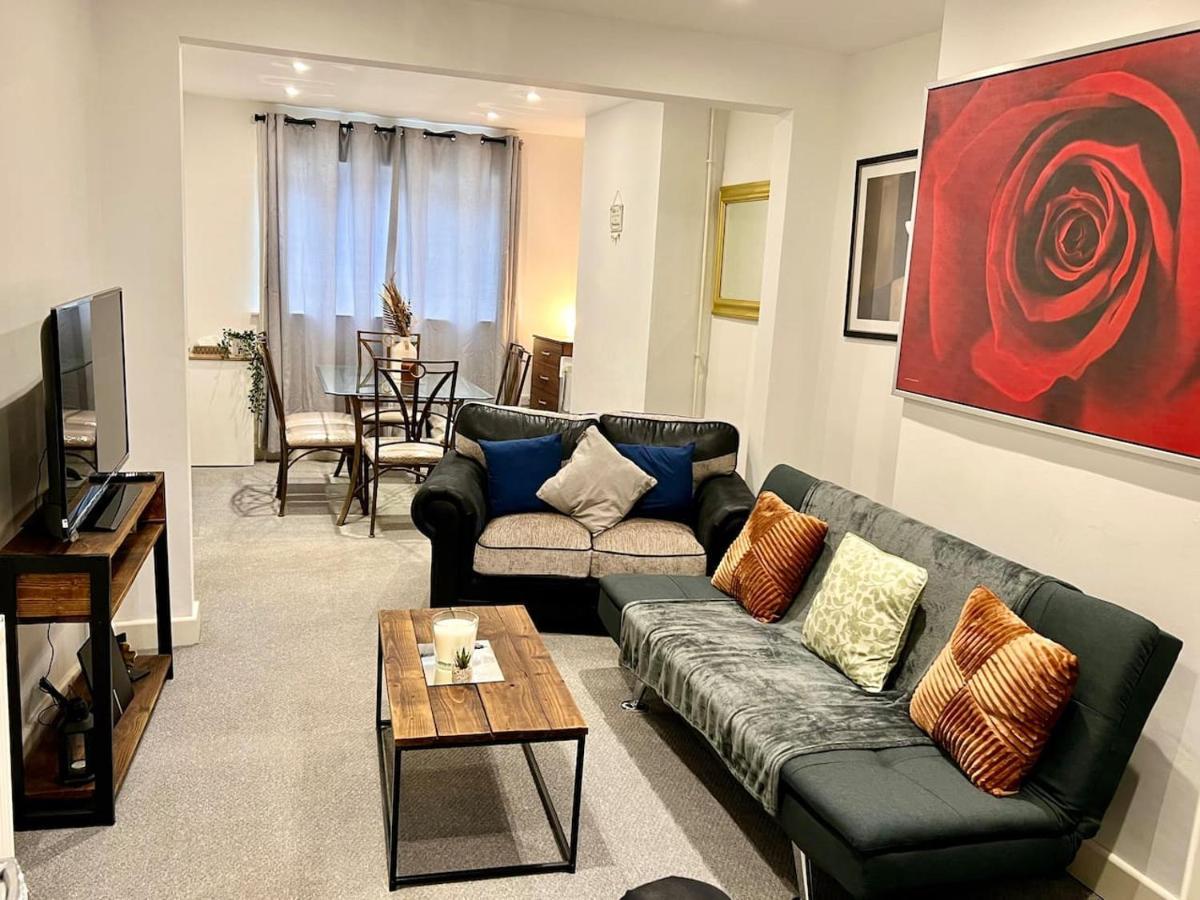 4 Bedroom Terrace House Wellingborough Buitenkant foto