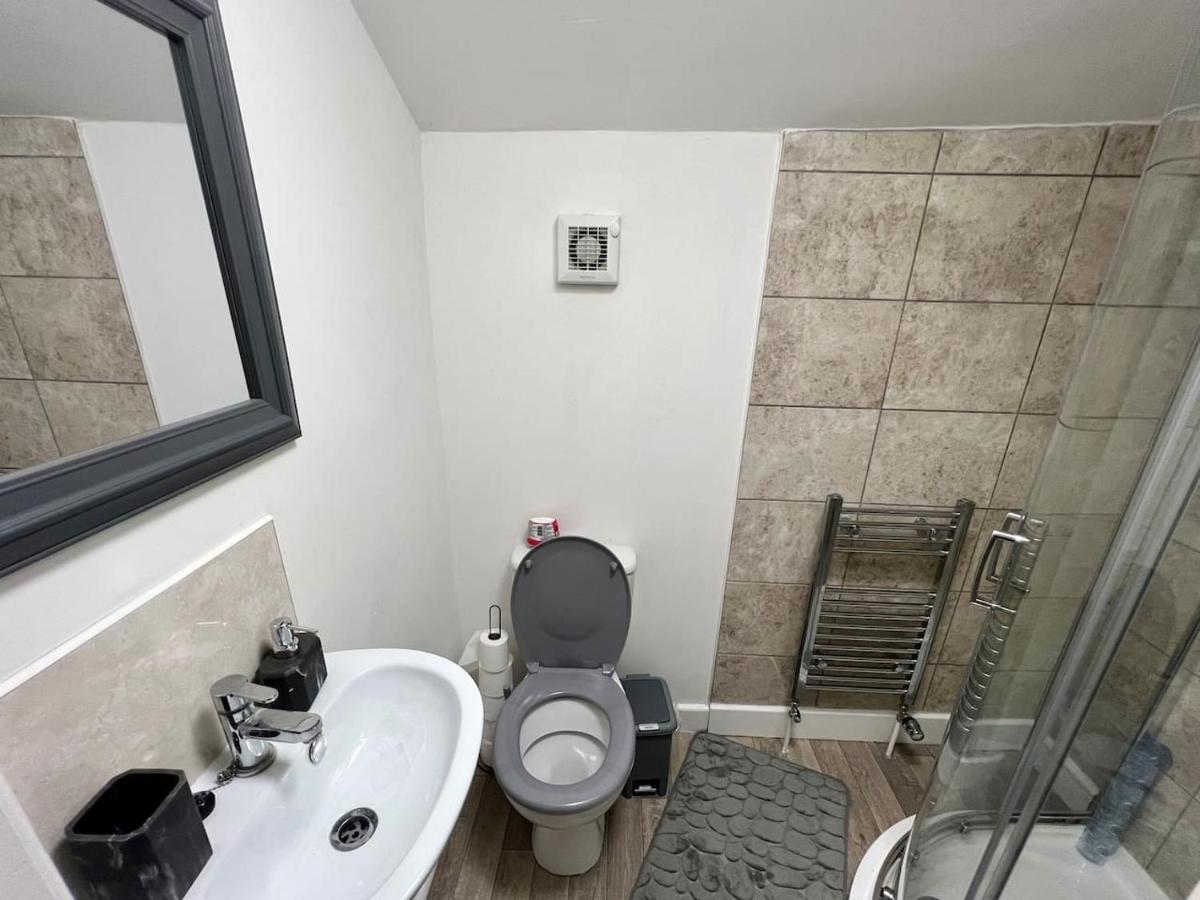 4 Bedroom Terrace House Wellingborough Buitenkant foto