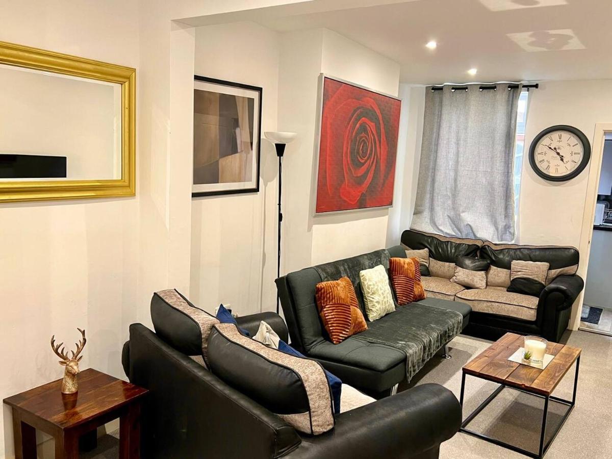 4 Bedroom Terrace House Wellingborough Buitenkant foto