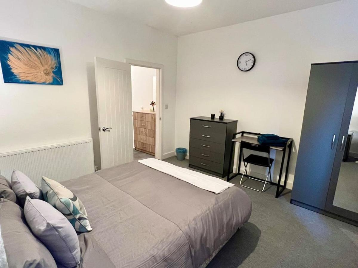 4 Bedroom Terrace House Wellingborough Buitenkant foto
