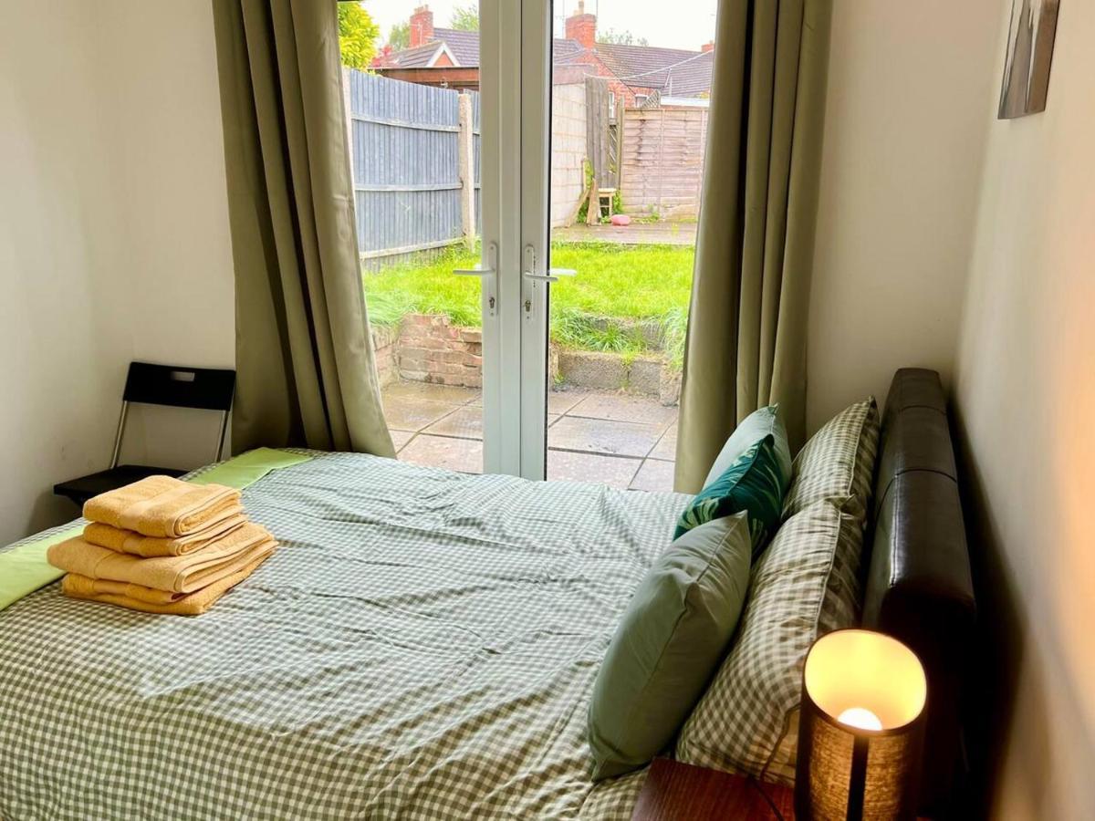 4 Bedroom Terrace House Wellingborough Buitenkant foto